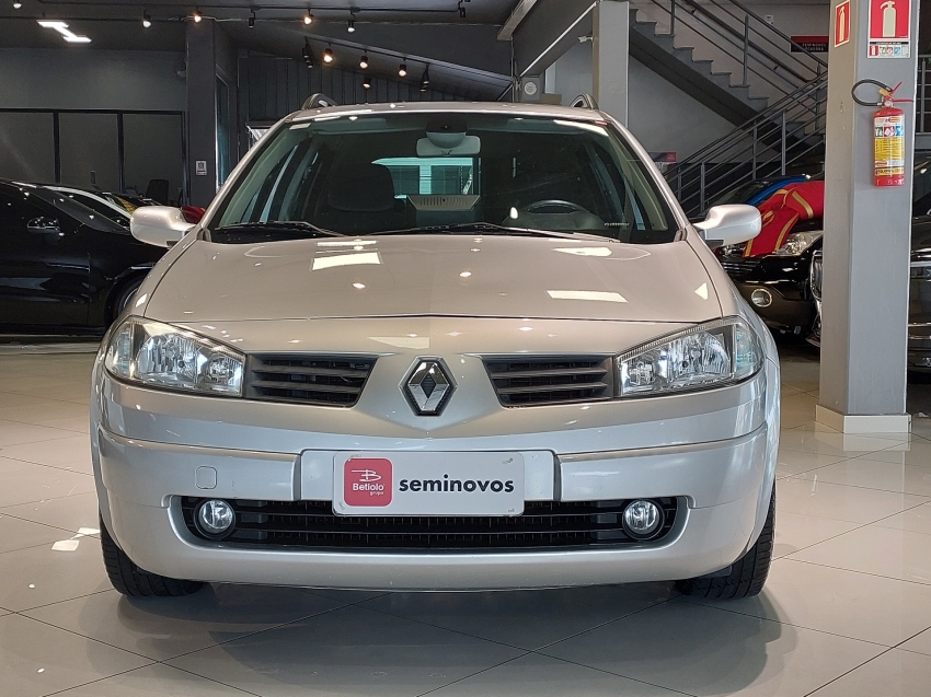 renault megane 1.6 dynamique grand tour 16v flex 4p manual 20132