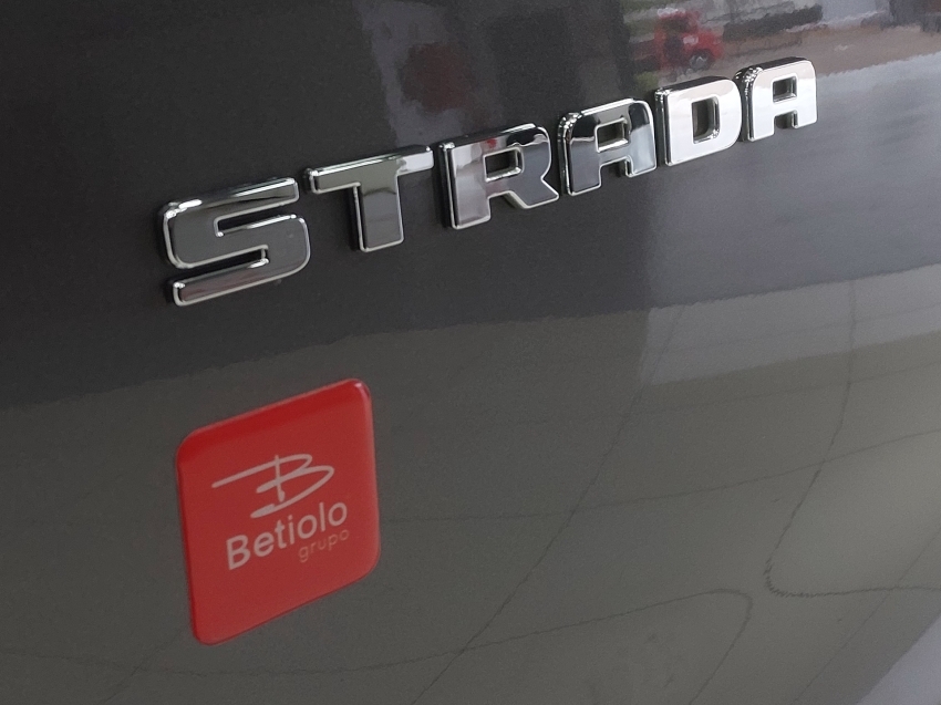 fiat strada 1.3 firefly flex volcano cd cvt 4p automatico 202519