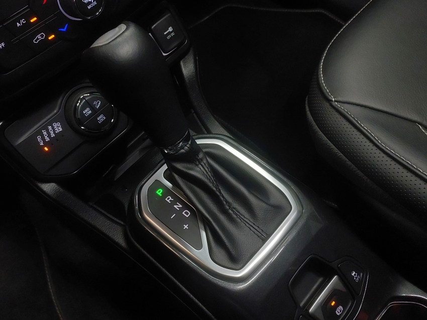 jeep renegade 1.3 t270 turbo flex s 4x4 at9 4p automatico 202317