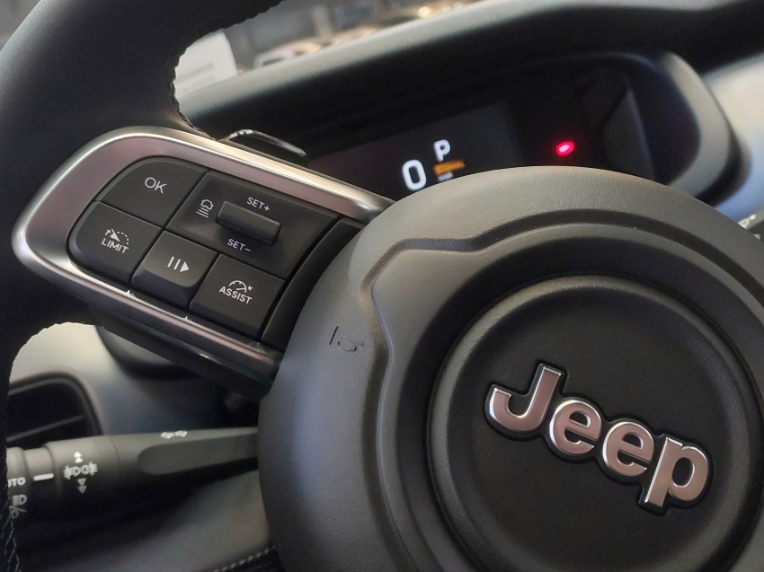 jeep avenger longitude t200 hybrid mhev flex cvt 1.0 hibrido 4p automatico 202718