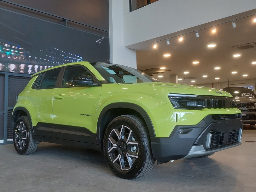 jeep avenger longitude t200 hybrid mhev flex cvt 1.0 hibrido 4p automatico 202727