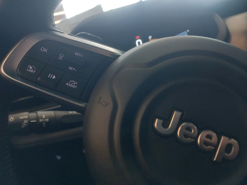 jeep avenger longitude t200 hybrid mhev flex cvt 1.0 hibrido 4p automatico 202721