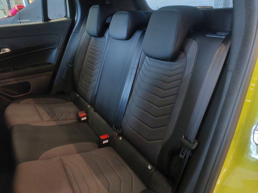 jeep avenger longitude t200 hybrid mhev flex cvt 1.0 hibrido 4p automatico 202710