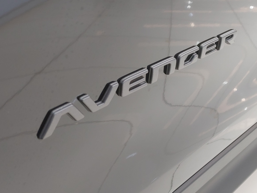 jeep avenger limited t200 hybrid mhev flex cvt 1.0 4p automatico 202724