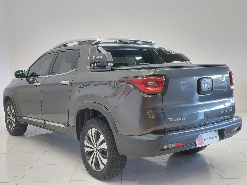 fiat toro 2.0 16v turbo diesel volcano 4wd at9 4p automatico 20243
