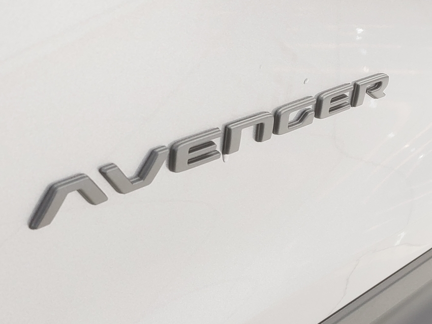 jeep avenger longitude t200 hybrid mhev flex cvt 1.0 hibrido 4p automatico 202721