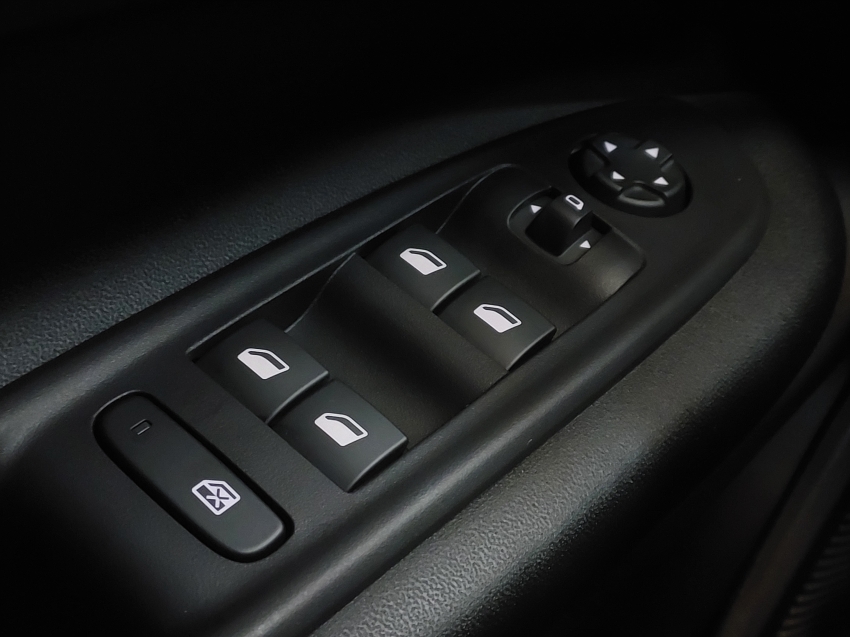 jeep avenger longitude t200 hybrid mhev flex cvt 1.0 hibrido 4p automatico 202720