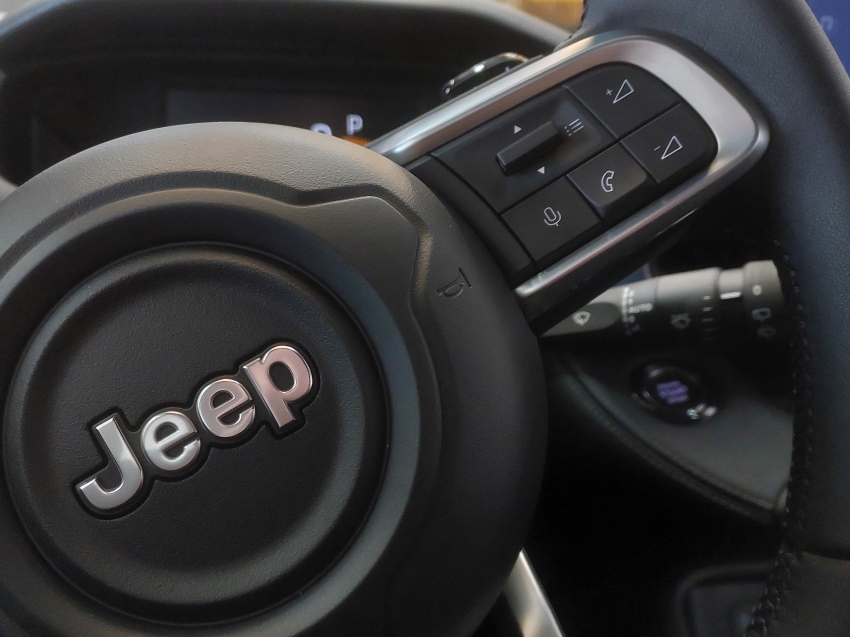 jeep avenger longitude t200 hybrid mhev flex cvt 1.0 hibrido 4p automatico 202719