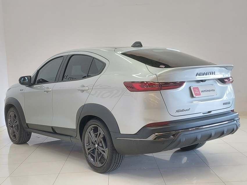 fiat fastback 1.3 turbo 270 flex limited edition at6 4p automatico 20233