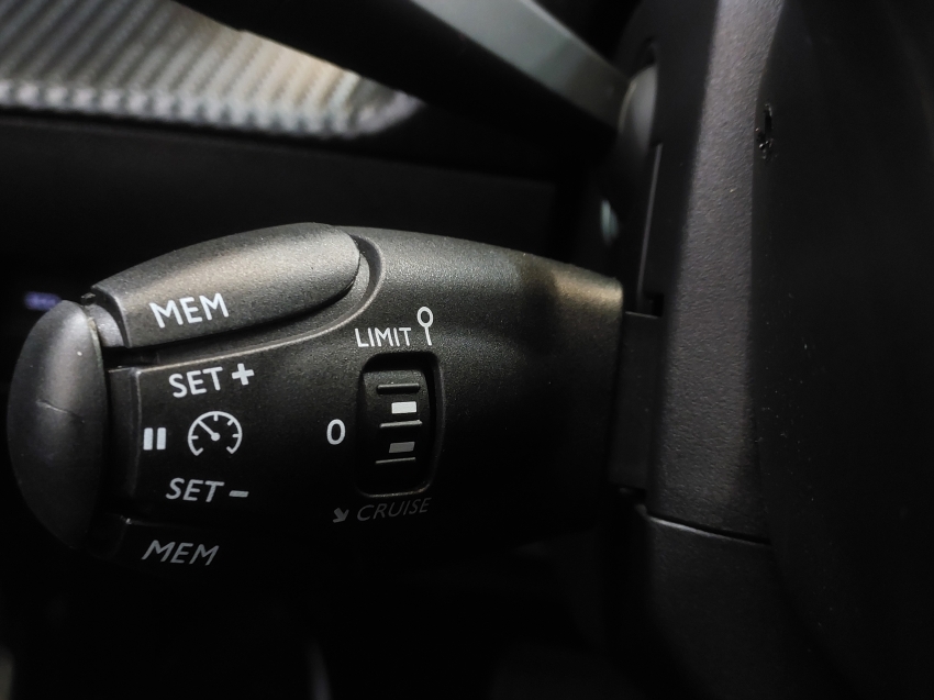 peugeot 208 1.6 16v flex griffe at6 4p automatico 202221