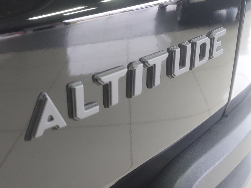 jeep avenger altitude t200 hybrid mhev flex cvt 1.0 hibrido 4p automatico 202720