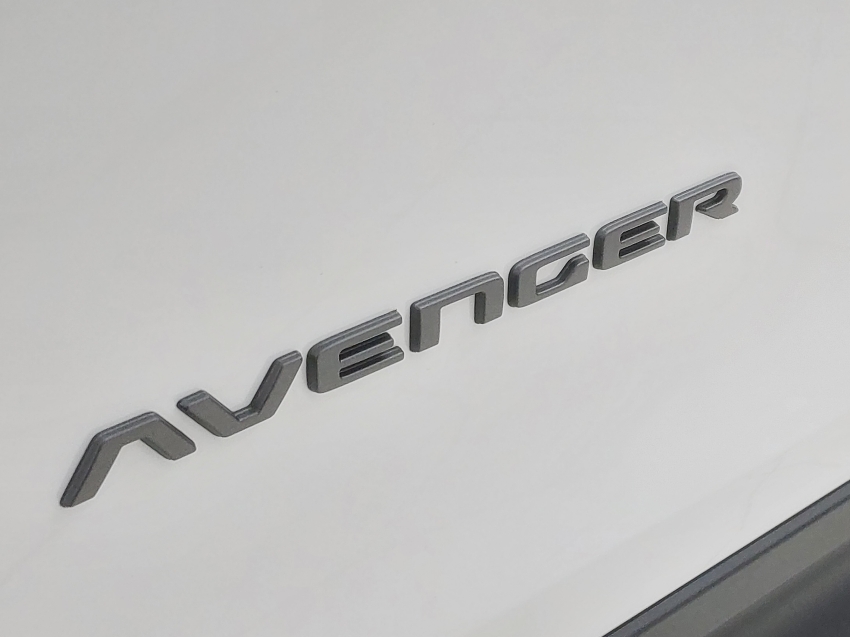 jeep avenger altitude t200 hybrid mhev flex cvt 1.0 hibrido 4p automatico 202720