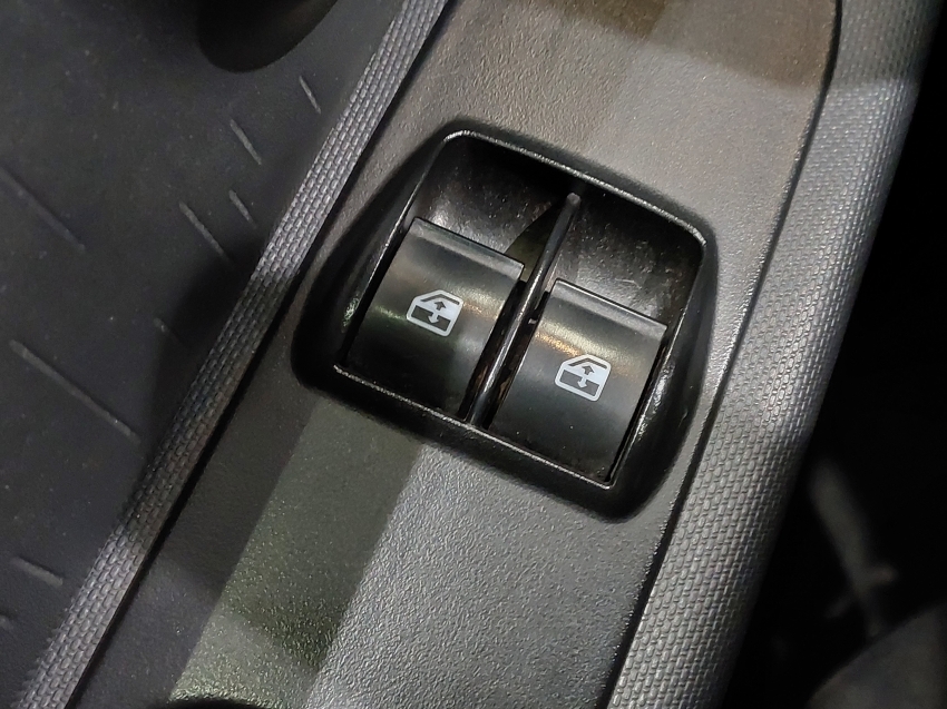 fiat mobi 1.0 evo flex like. manual 4p 202414