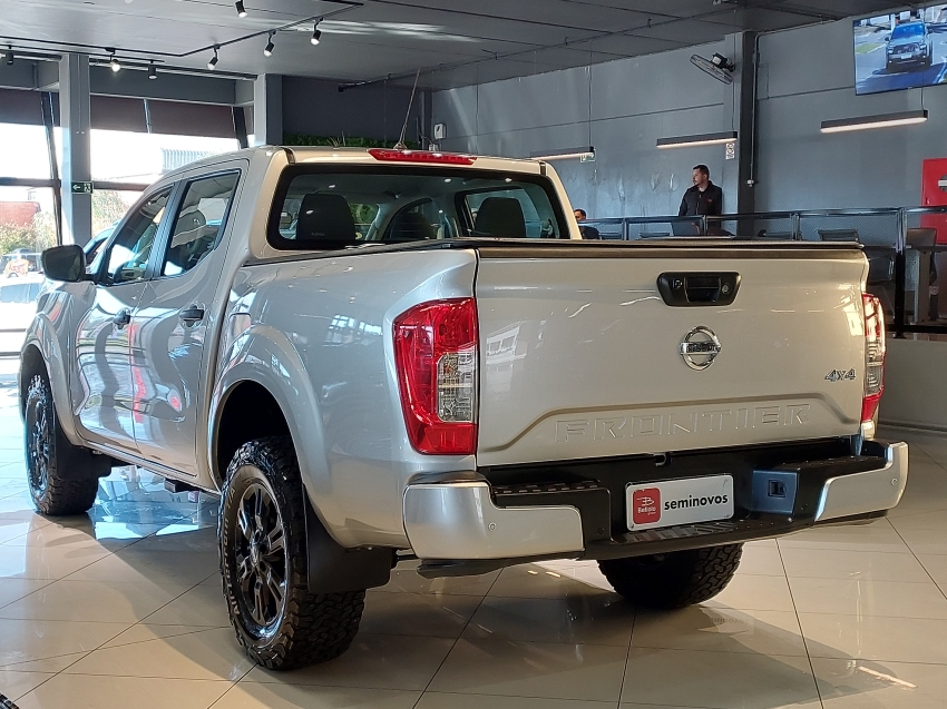 nissan frontier 2.3 16v turbo diesel se cd 4x4 automatico 4p 20233