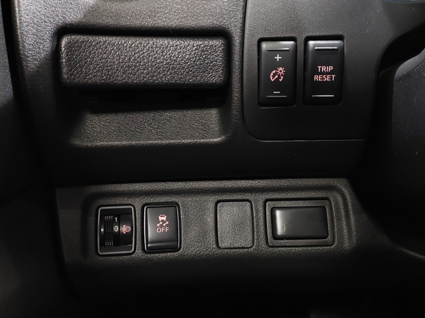 nissan frontier 2.3 16v turbo diesel se cd 4x4 automatico 4p 202317