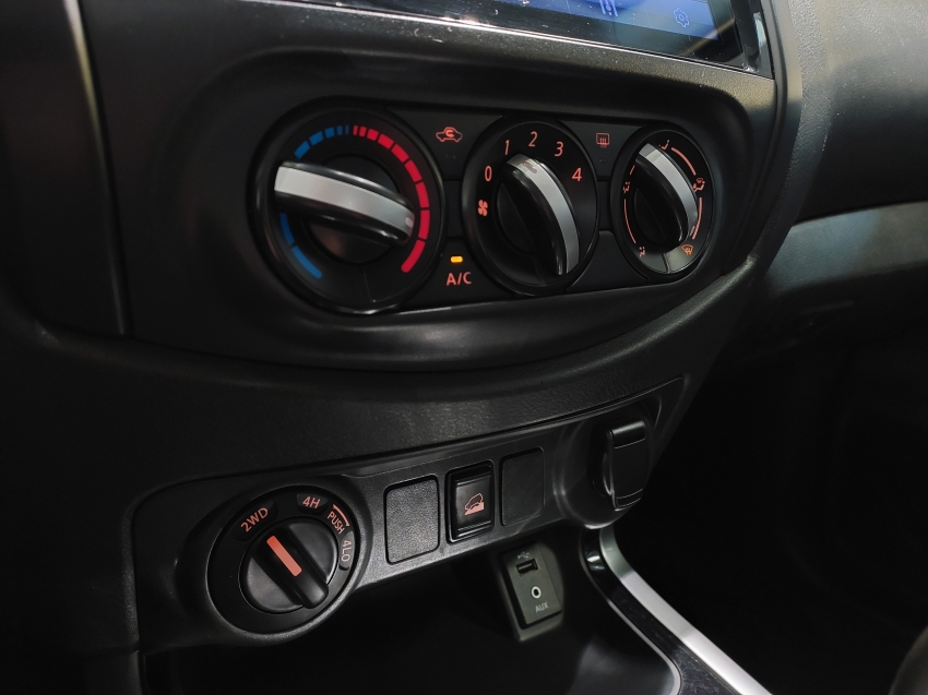 nissan frontier 2.3 16v turbo diesel se cd 4x4 automatico 4p 202312