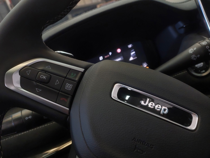 jeep commander 2.0 hurricane 4 turbo gasolina blackhawk at9 4p automatico 202720