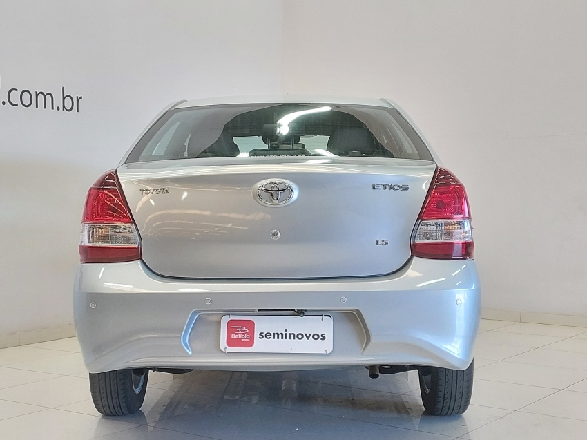 toyota etios 1.5 x sedan 16v flex 4p automatico 20205
