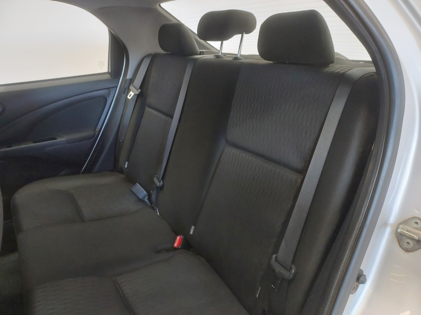 toyota etios 1.5 x sedan 16v flex 4p automatico 20209