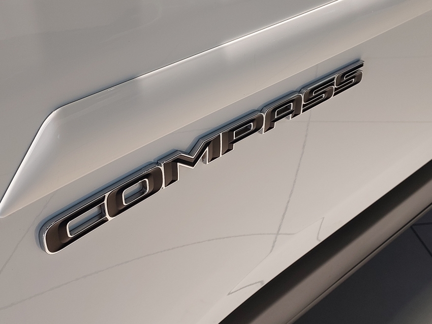 jeep compass 2.0 16v flex longitude automatico 4p 201821