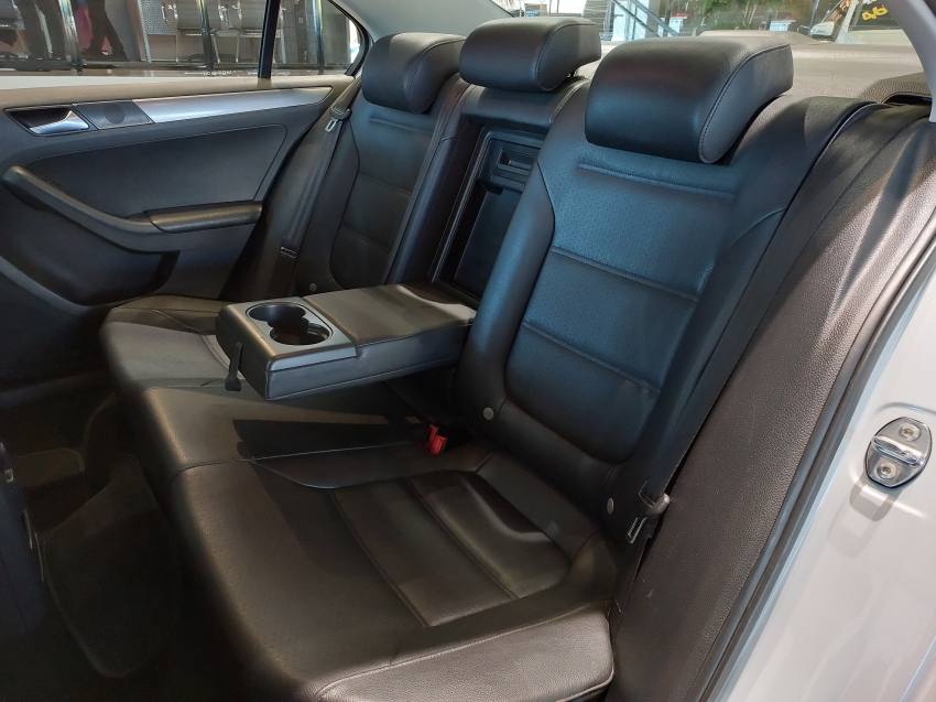 volkswagen jetta 1.4 250 tsi total flex comfortline tiptronic 4p automatico 201810