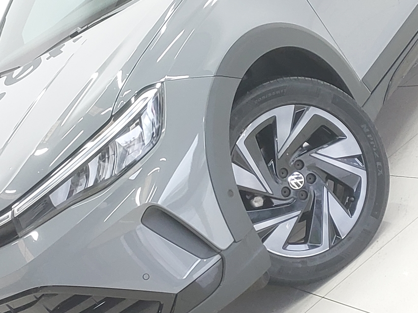 volkswagen nivus 1.0 200 tsi total flex highline automatico 4p 202520