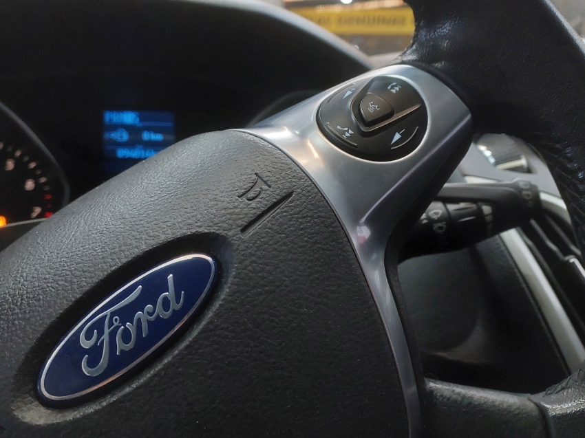 ford focus 2.0 titanium 16v flex 4p powershift automatico 201515