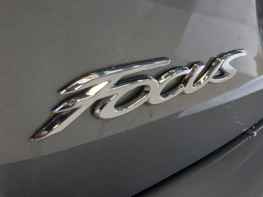 ford focus 2.0 titanium 16v flex 4p powershift automatico 201518