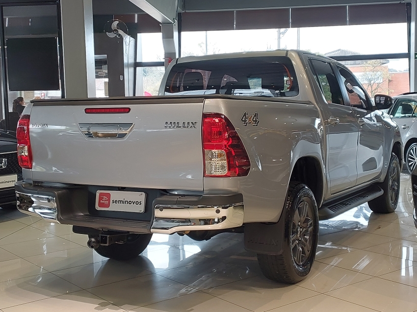 toyota hilux 2.8 d-4d turbo diesel cd sr 4x4 automatico 4p 20256
