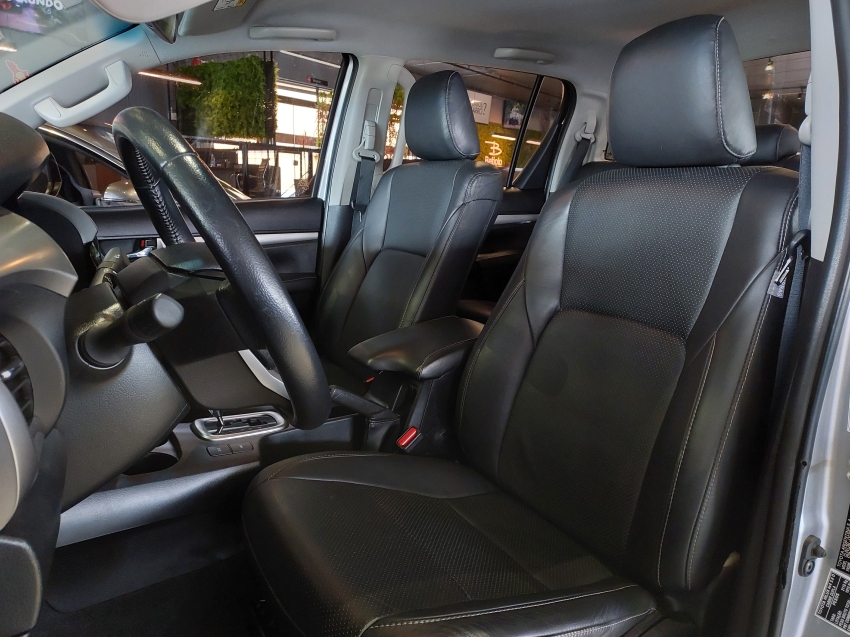 toyota hilux 2.8 d-4d turbo diesel cd sr 4x4 automatico 4p 20259