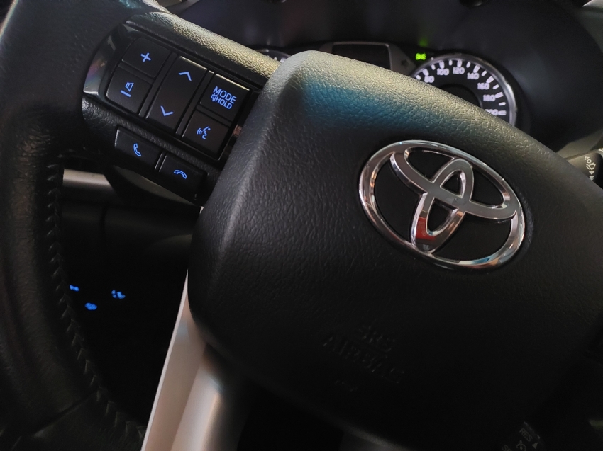 toyota hilux 2.8 d-4d turbo diesel cd sr 4x4 automatico 4p 202516