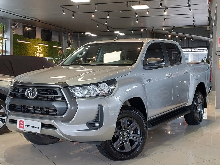 toyota hilux 2.8 d-4d turbo diesel cd sr 4x4 automatico 4p 20252