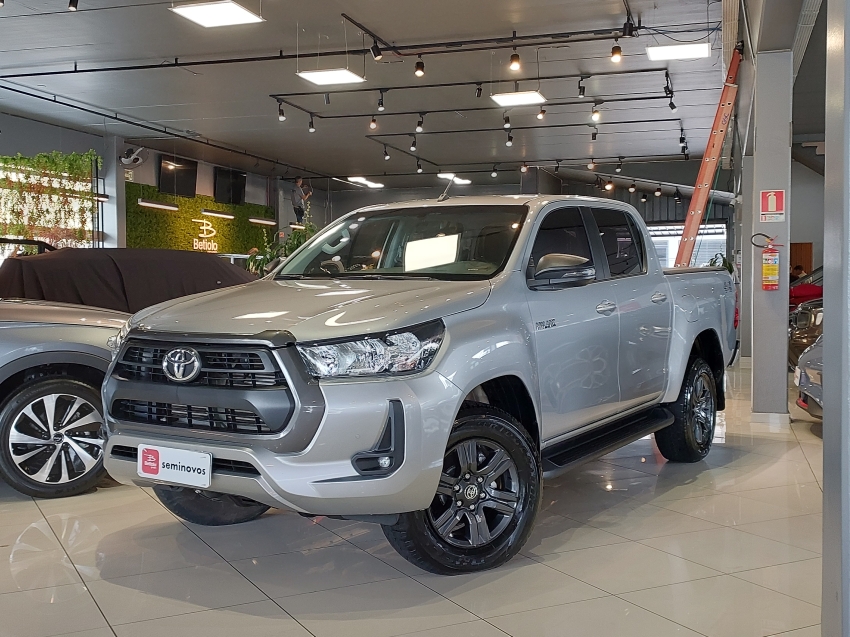 toyota hilux 2.8 d-4d turbo diesel cd sr 4x4 automatico 4p 202526