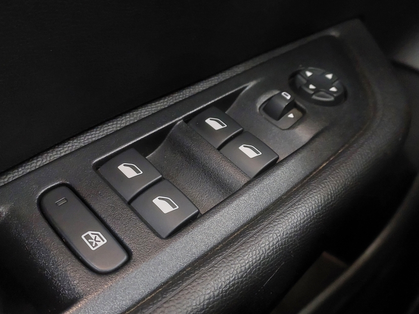 peugeot 208 1.0 firefly flex style manual 4p 202320