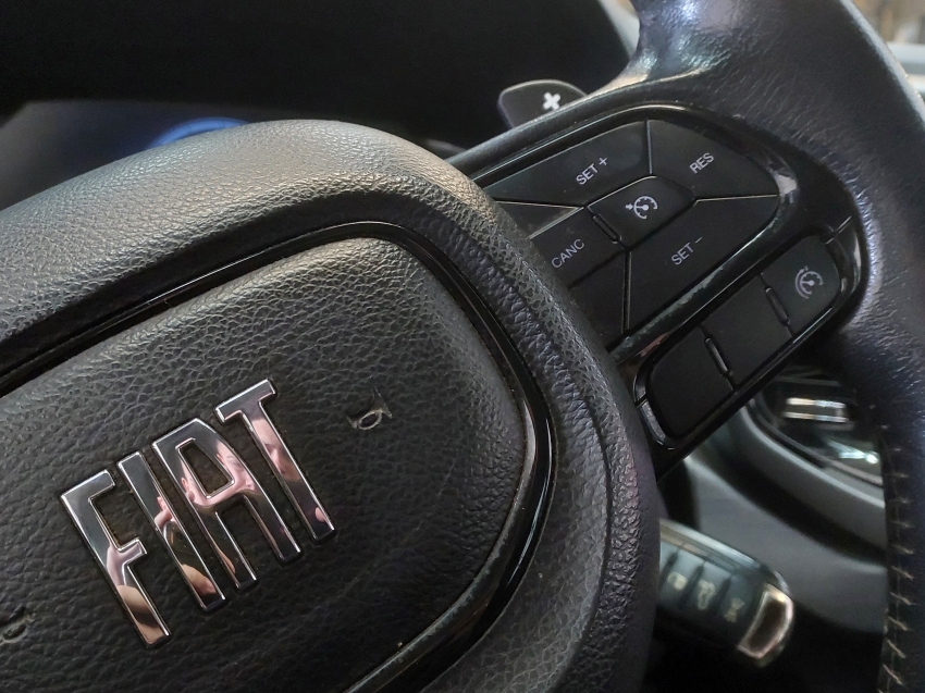 fiat toro 2.0 16v turbo diesel freedom 4wd at9 4p automatico 202317