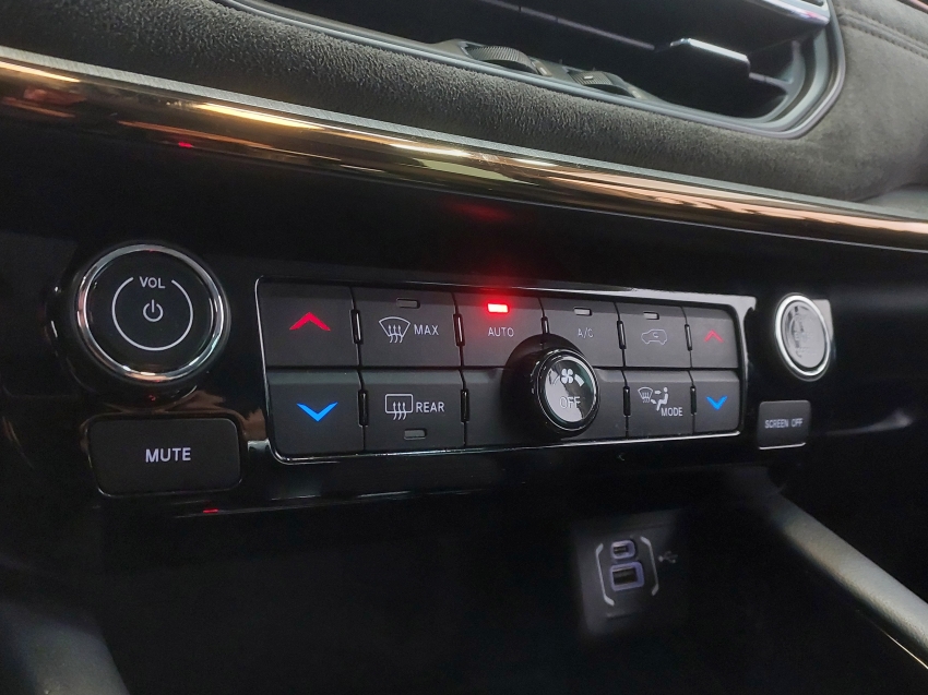 jeep commander 2.0 td380 turbo diesel limited at9 4p automatico 202211