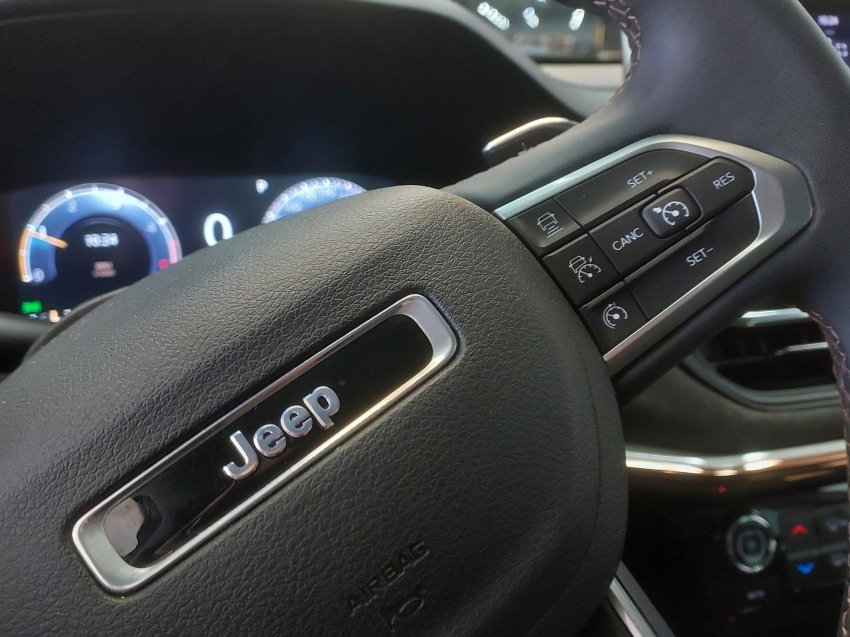 jeep commander 2.0 td380 turbo diesel limited at9 4p automatico 202219
