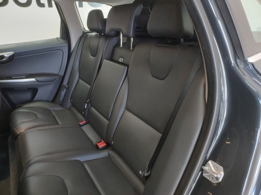 volvo xc60 2.0 t5 momentum gasolina 4p automatico 201710