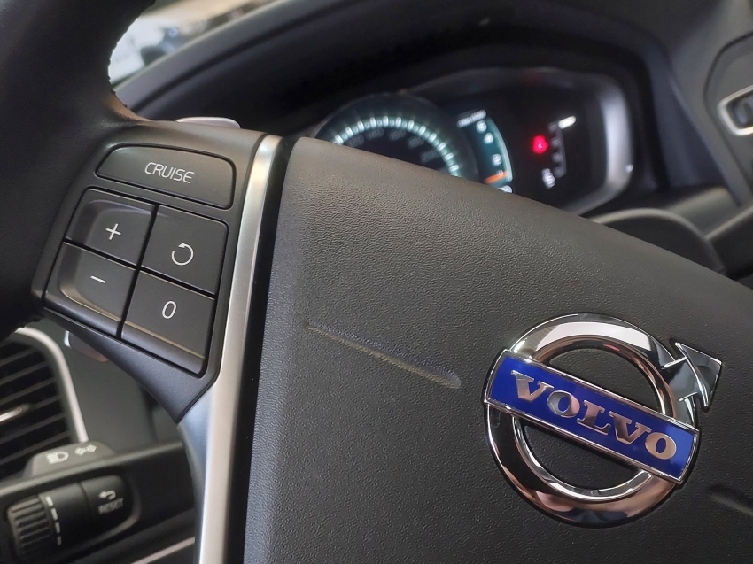 volvo xc60 2.0 t5 momentum gasolina 4p automatico 201716