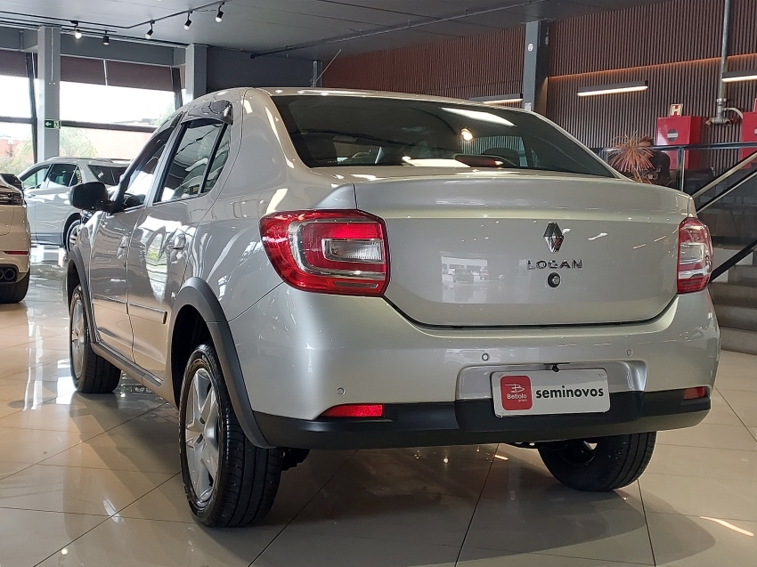 renault logan 1.6 16v sce flex zen x-tronic 4p automatico 20223