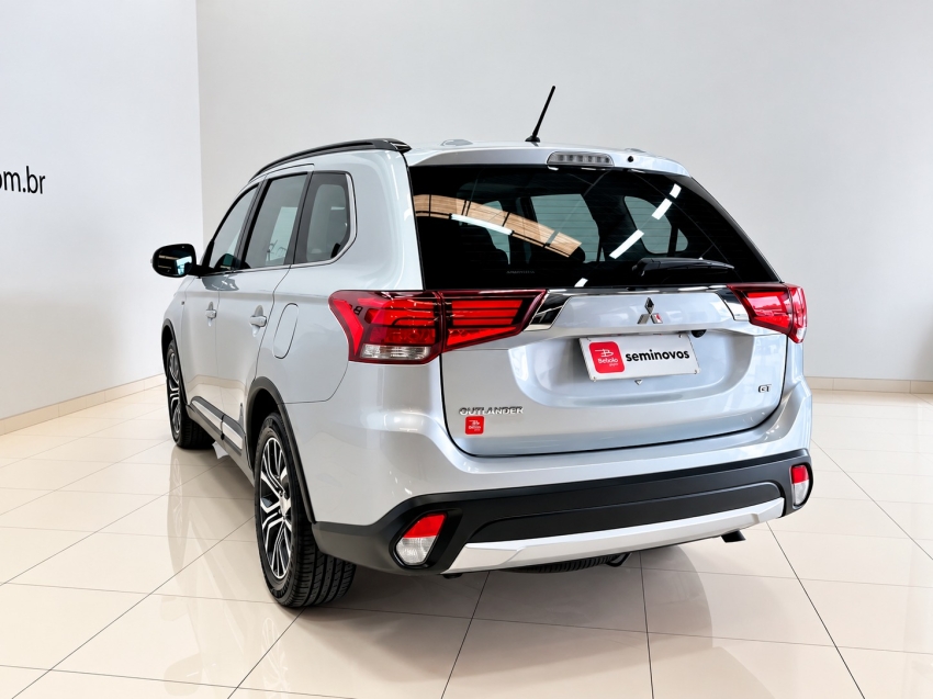 mitsubishi outlander 3.0 gt 4x4 v6 24v gasolina 4p automatico 20162