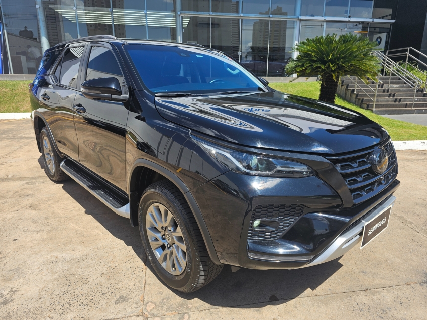 toyota hilux sw4 2.8 d-4d turbo diesel srx 7l 4x4 automatico 5p 2022