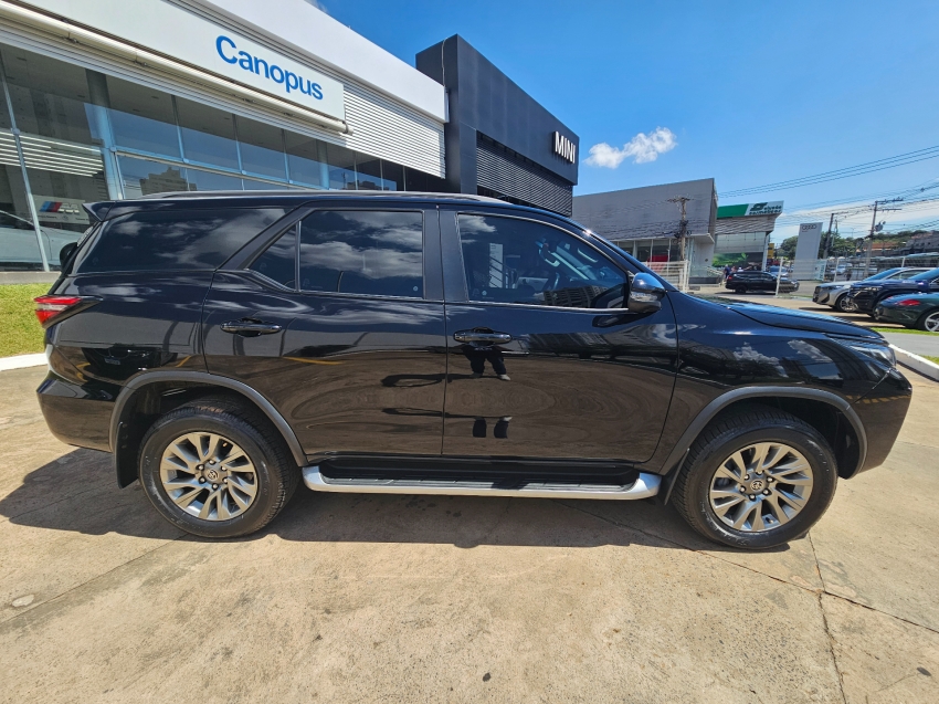 toyota hilux sw4 2.8 d-4d turbo diesel srx 7l 4x4 automatico 5p 20223