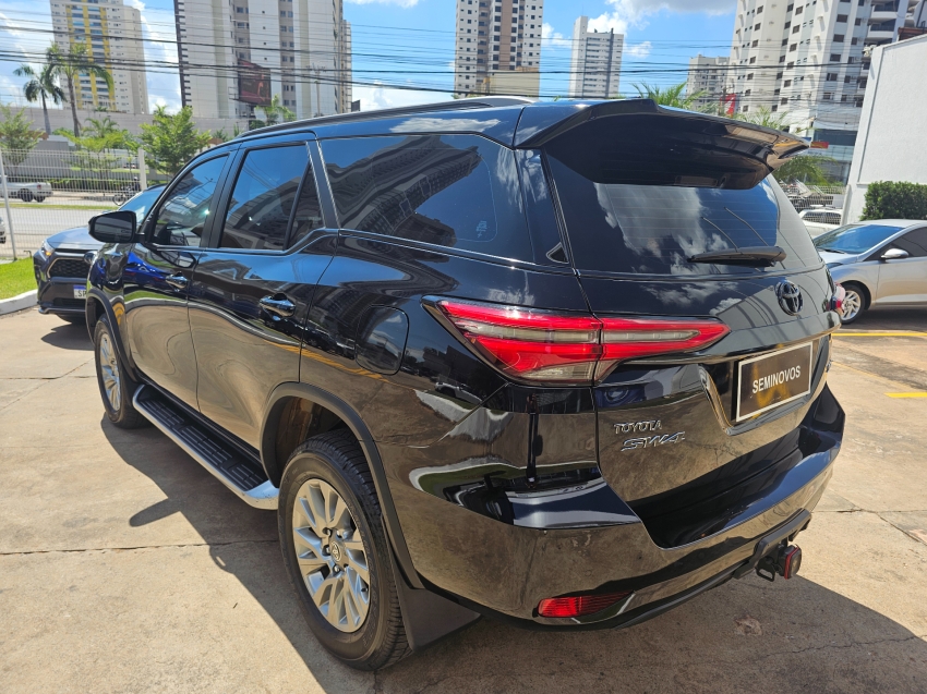 toyota hilux sw4 2.8 d-4d turbo diesel srx 7l 4x4 automatico 5p 20226