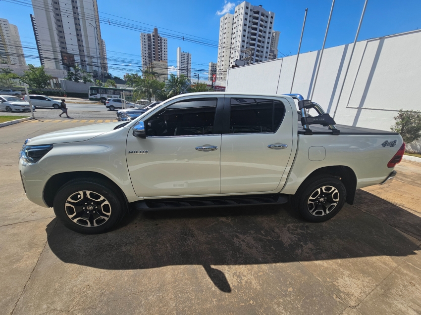 toyota hilux 2.8 d-4d turbo diesel cd srx 4x4 automatico 4p 20214