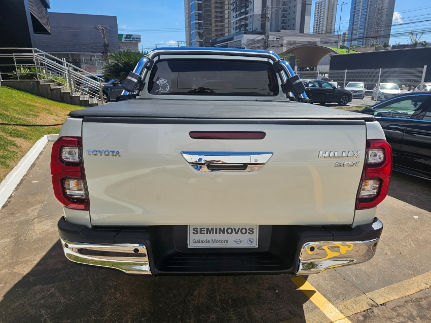 toyota hilux 2.8 d-4d turbo diesel cd srx 4x4 automatico 4p 20215