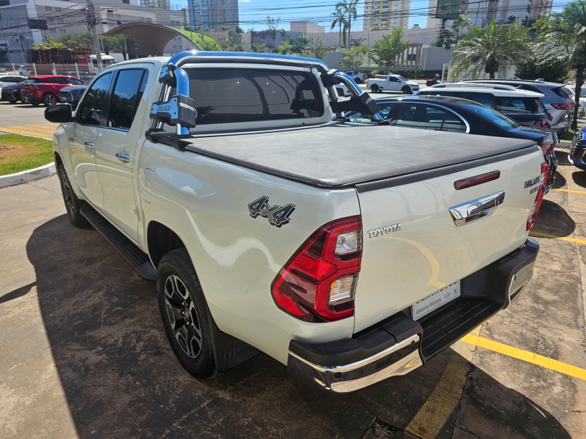 toyota hilux 2.8 d-4d turbo diesel cd srx 4x4 automatico 4p 20216