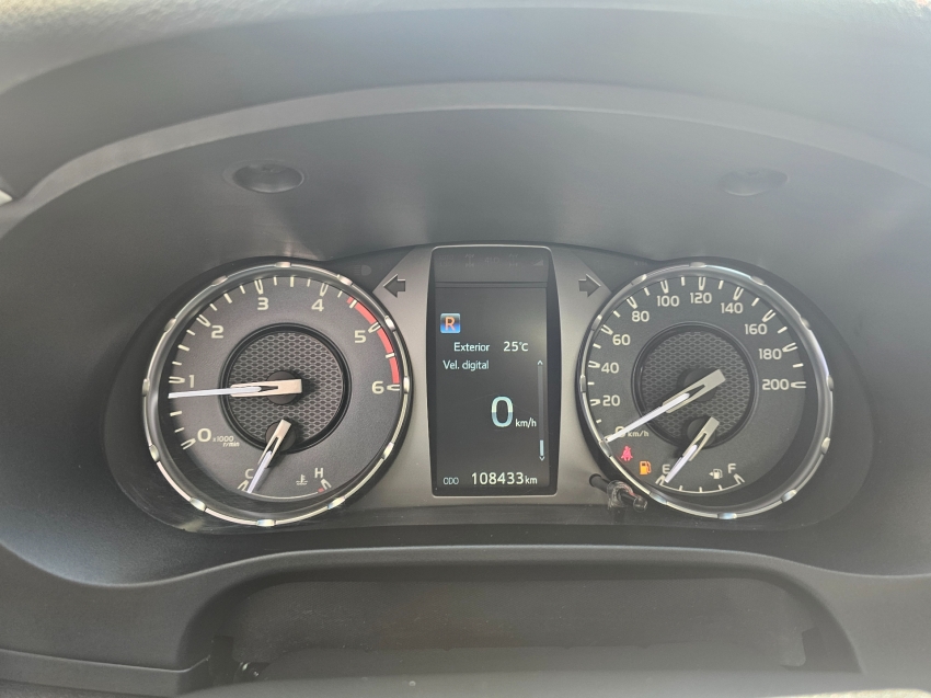 toyota hilux 2.8 d-4d turbo diesel cd srx 4x4 automatico 4p 20218