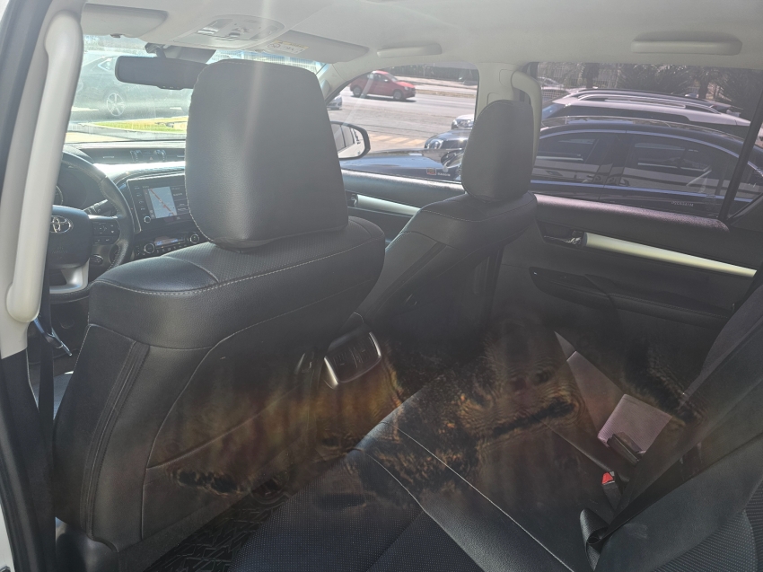 toyota hilux 2.8 d-4d turbo diesel cd srx 4x4 automatico 4p 202113