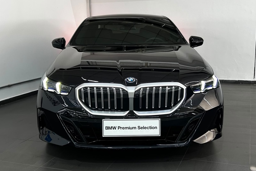 bmw 530e 2.0 twinpower phev m sport automatico hibrido 4p 2025